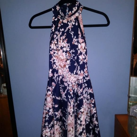 Semi Formal dress in size 1/2 - Picture 4 of 6